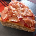 Coca-Pizza (Jamón Serrano y Tomate) (Comprimida Web)